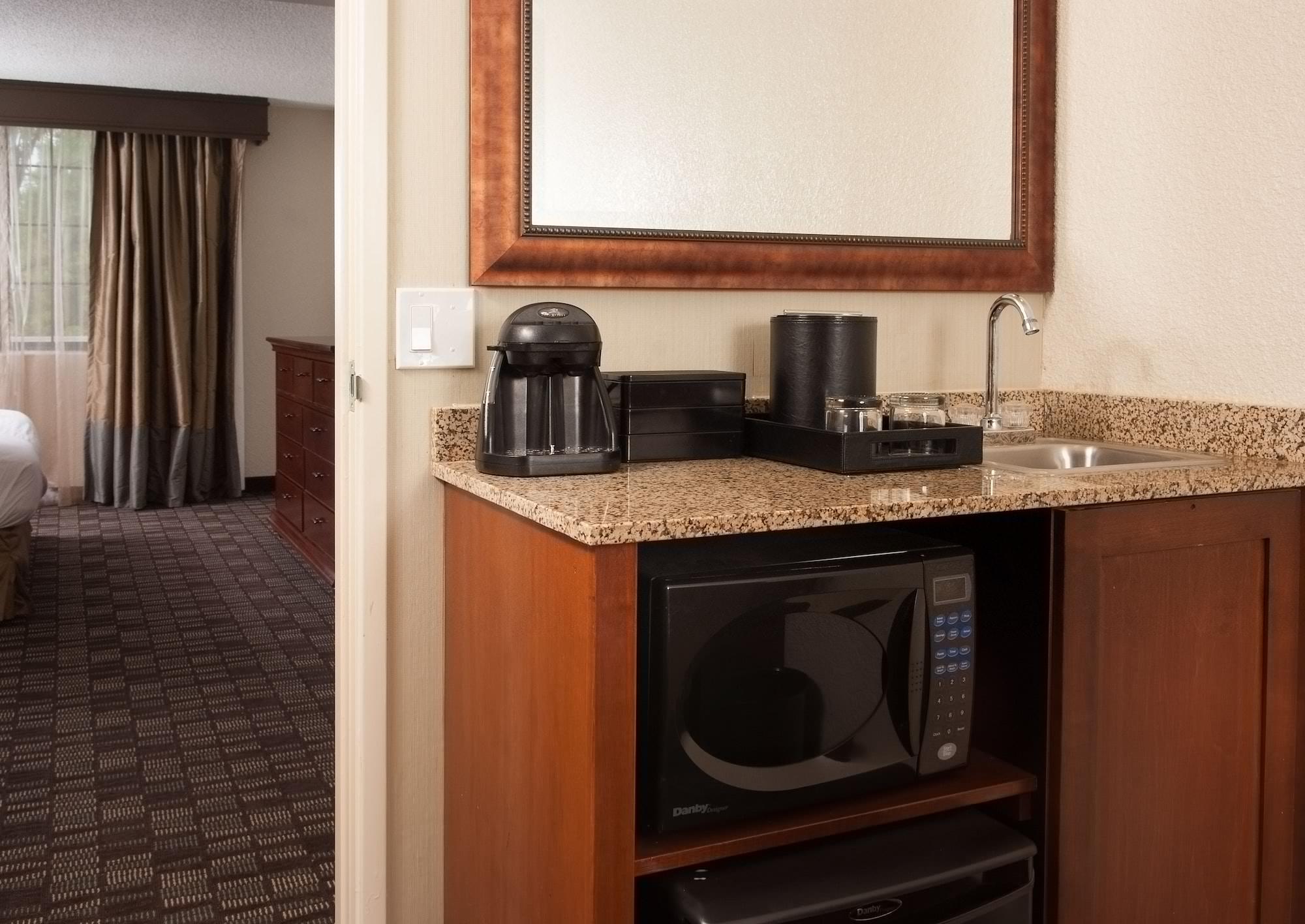 Embassy Suites By Hilton Nashville Airport Екстериор снимка