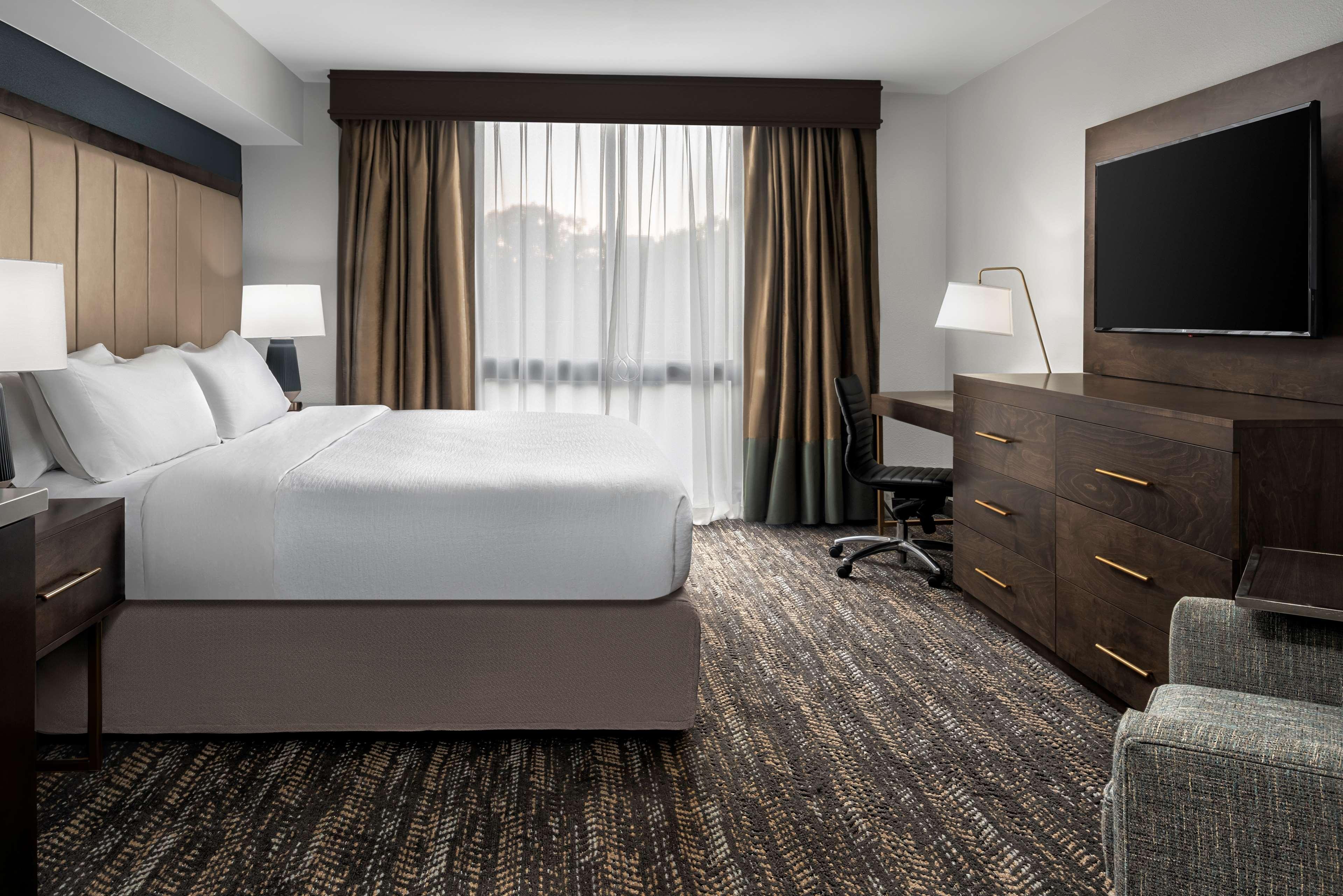 Embassy Suites By Hilton Nashville Airport Екстериор снимка