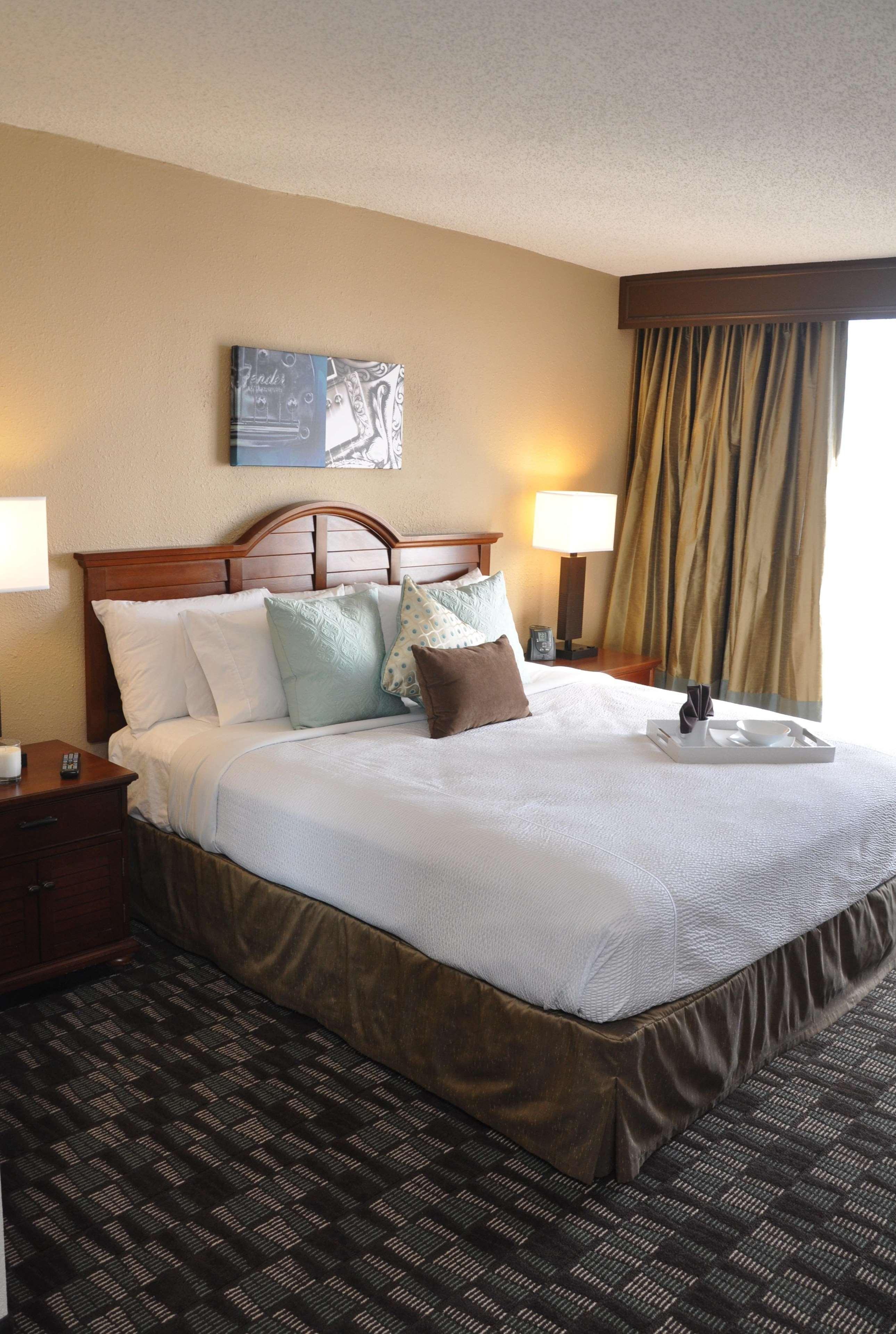 Embassy Suites By Hilton Nashville Airport Екстериор снимка