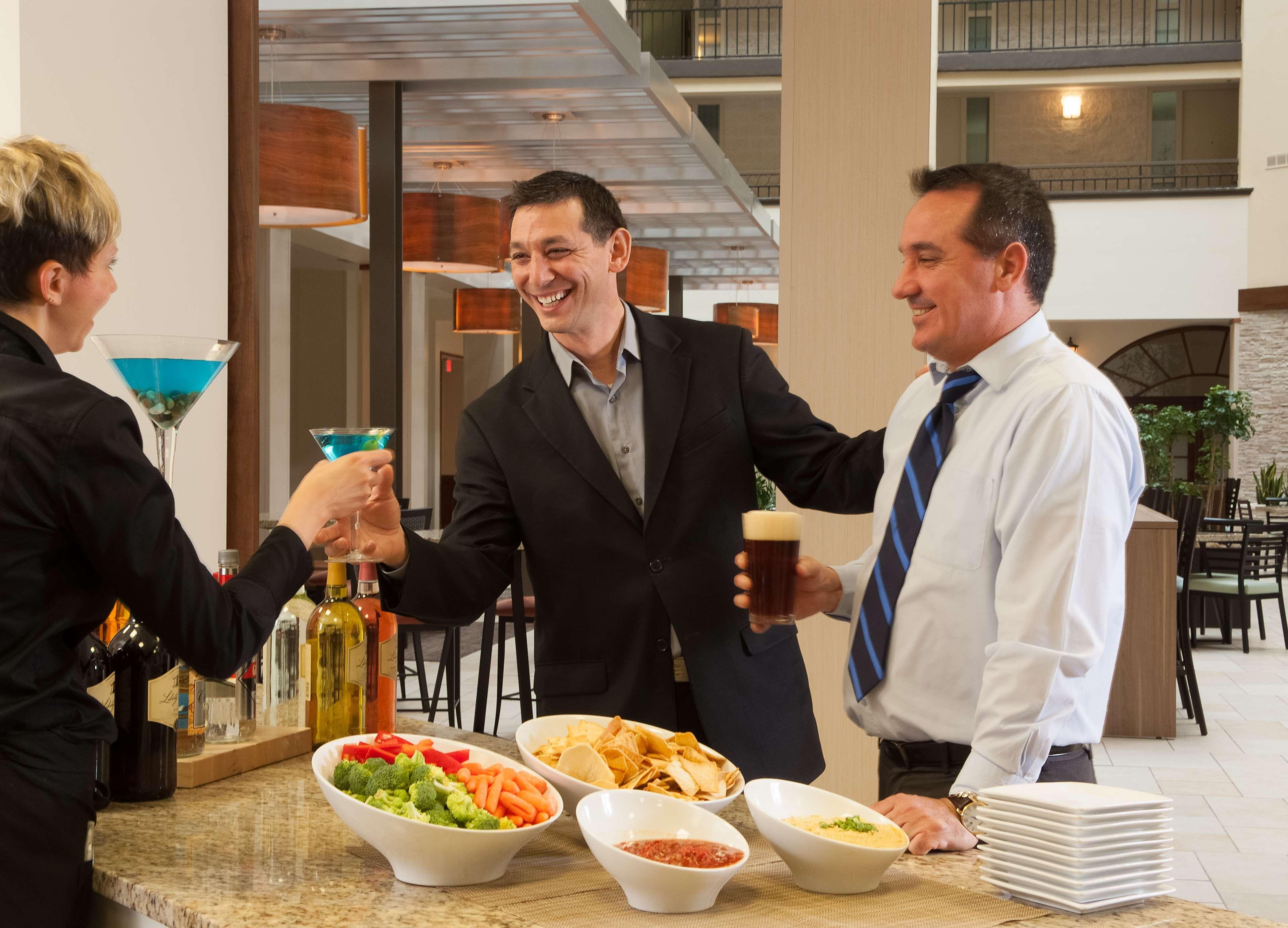 Embassy Suites By Hilton Nashville Airport Екстериор снимка