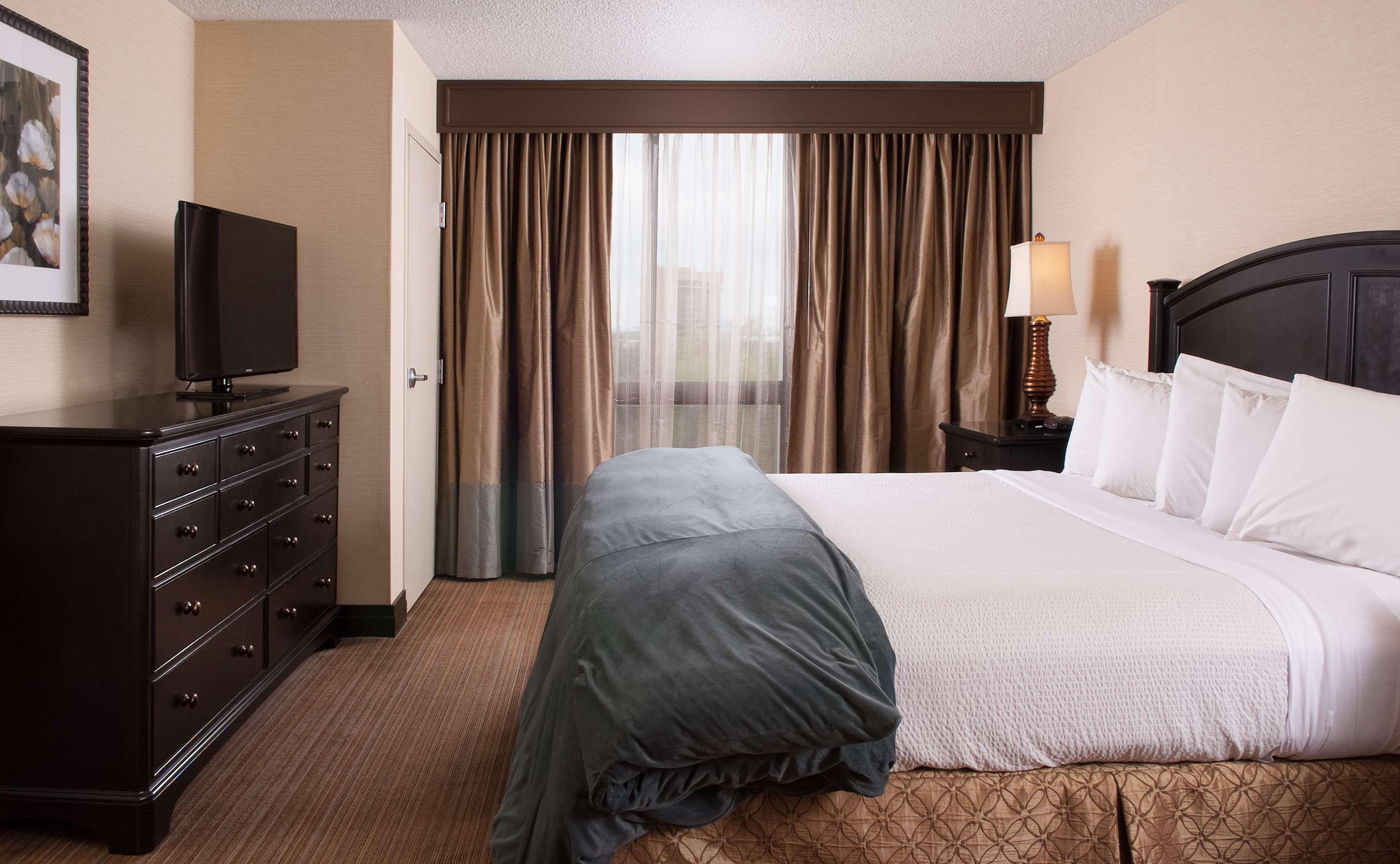 Embassy Suites By Hilton Nashville Airport Екстериор снимка