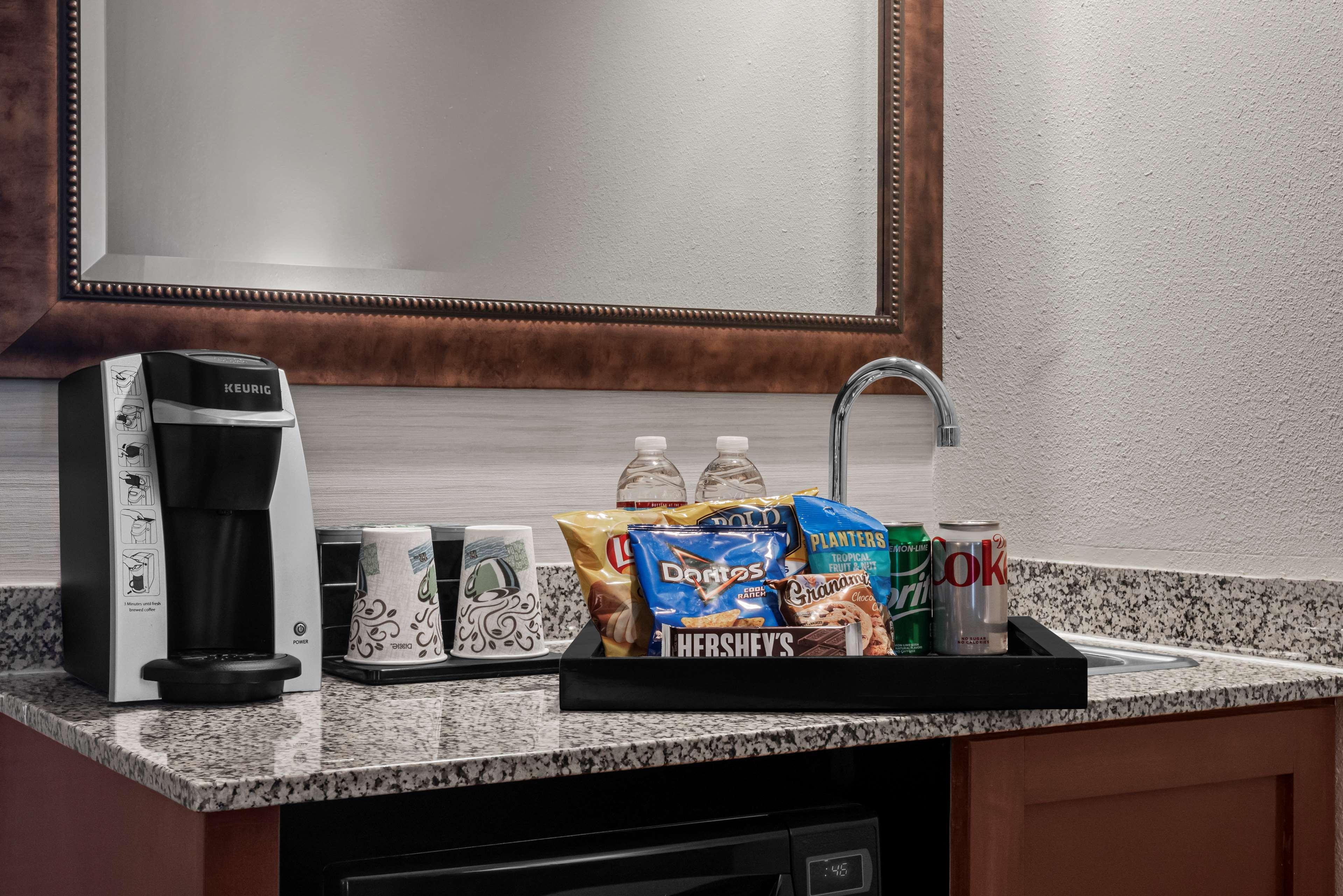 Embassy Suites By Hilton Nashville Airport Екстериор снимка