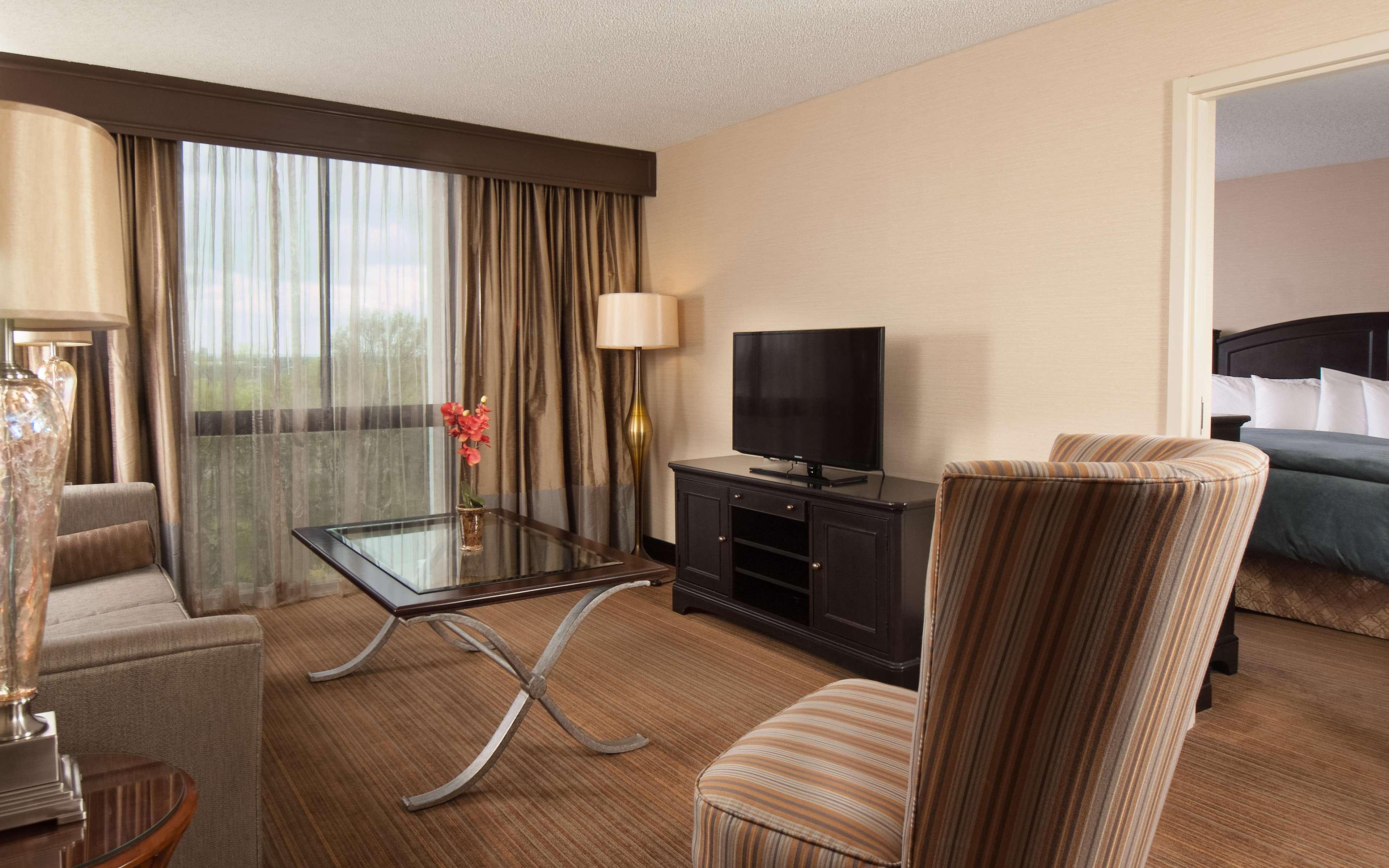 Embassy Suites By Hilton Nashville Airport Екстериор снимка