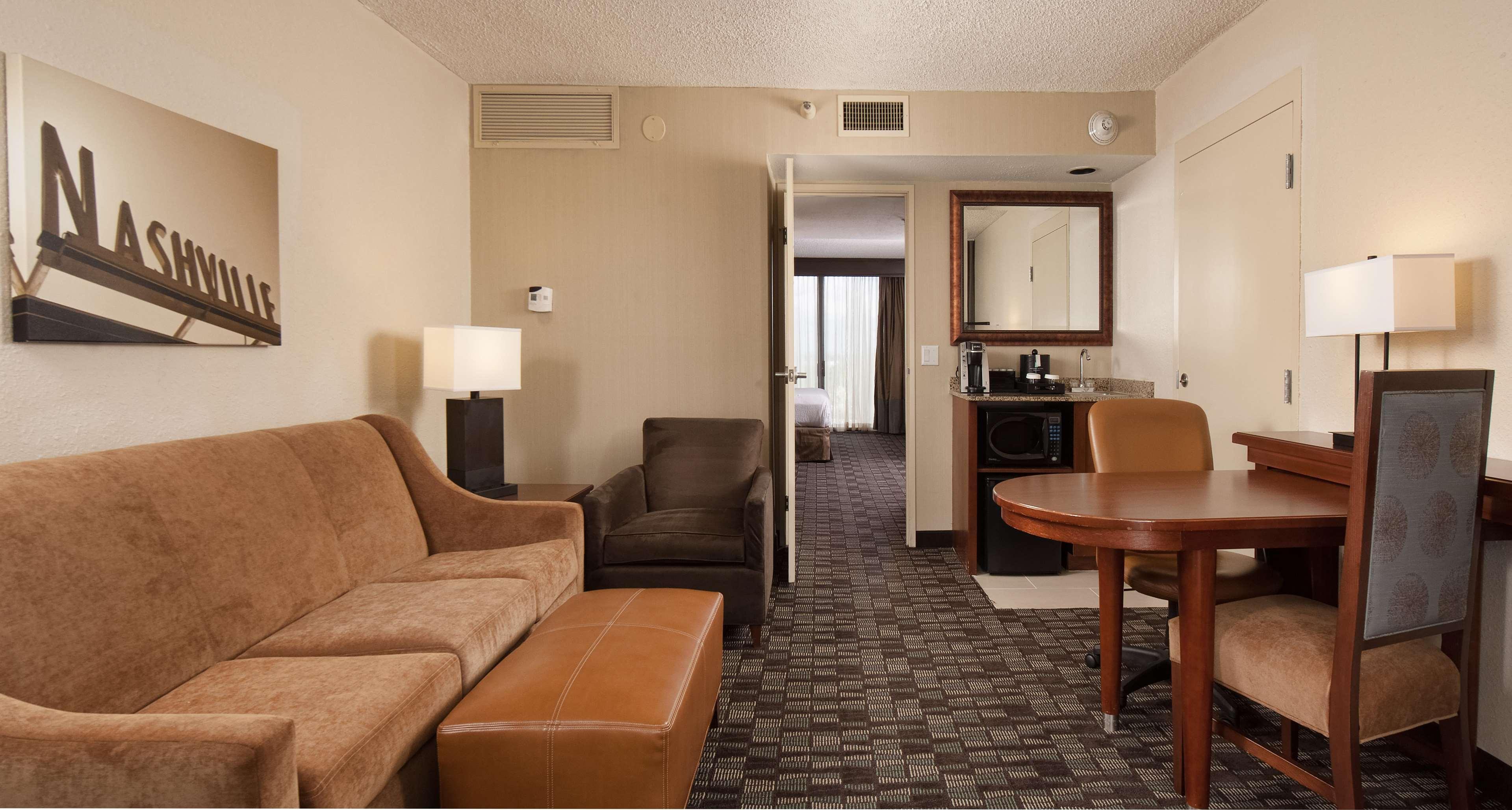 Embassy Suites By Hilton Nashville Airport Екстериор снимка