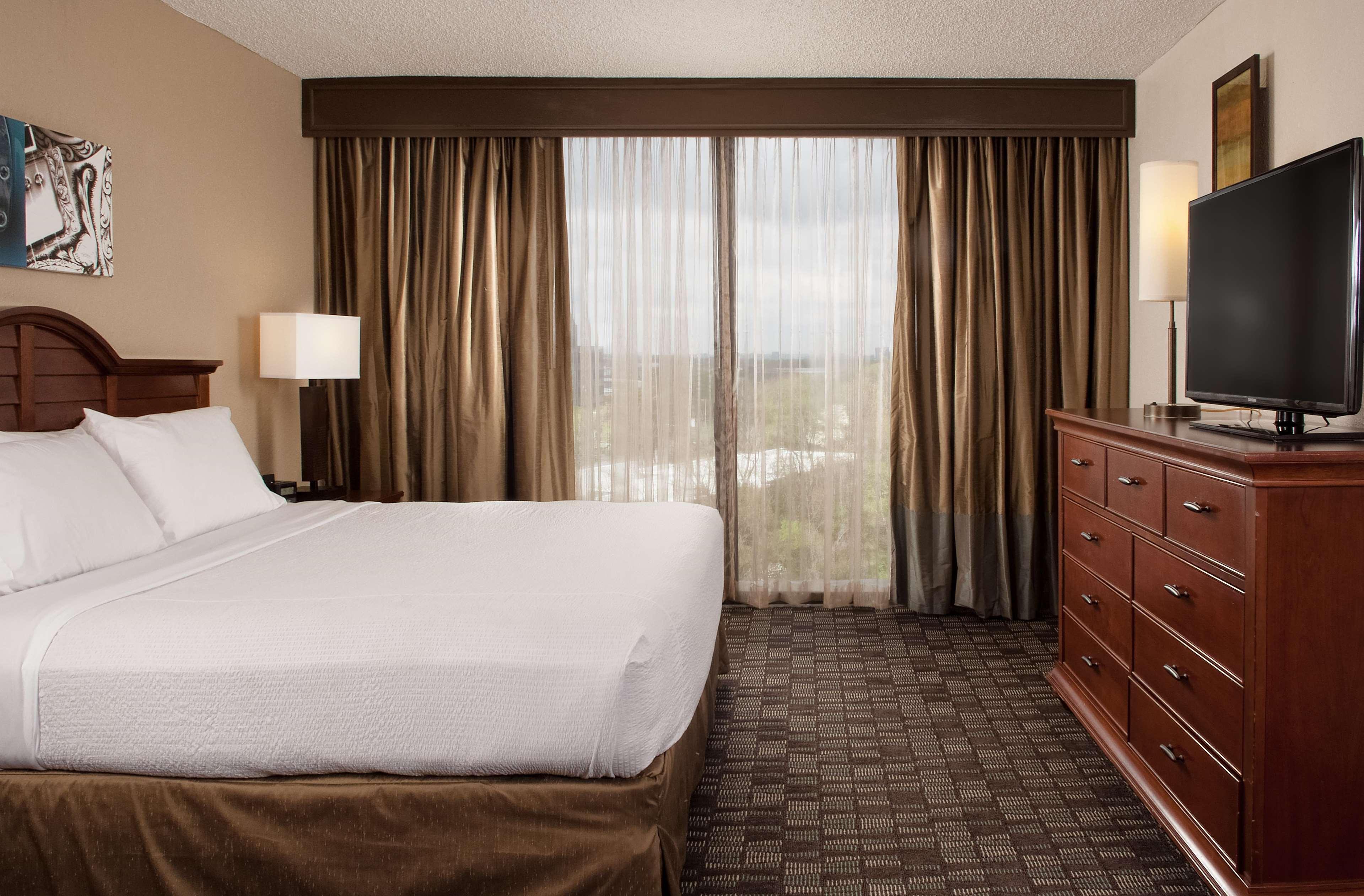 Embassy Suites By Hilton Nashville Airport Екстериор снимка