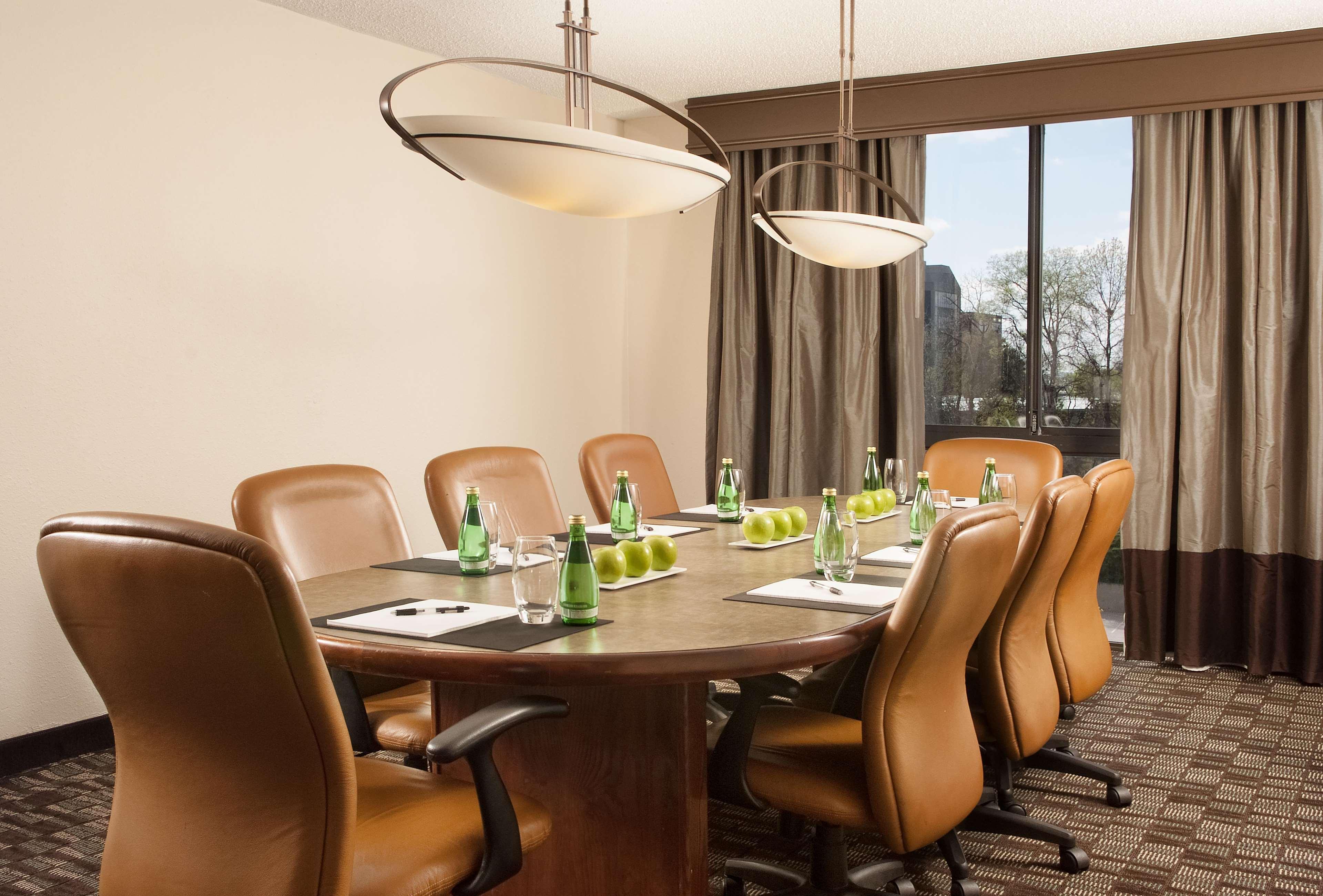 Embassy Suites By Hilton Nashville Airport Екстериор снимка