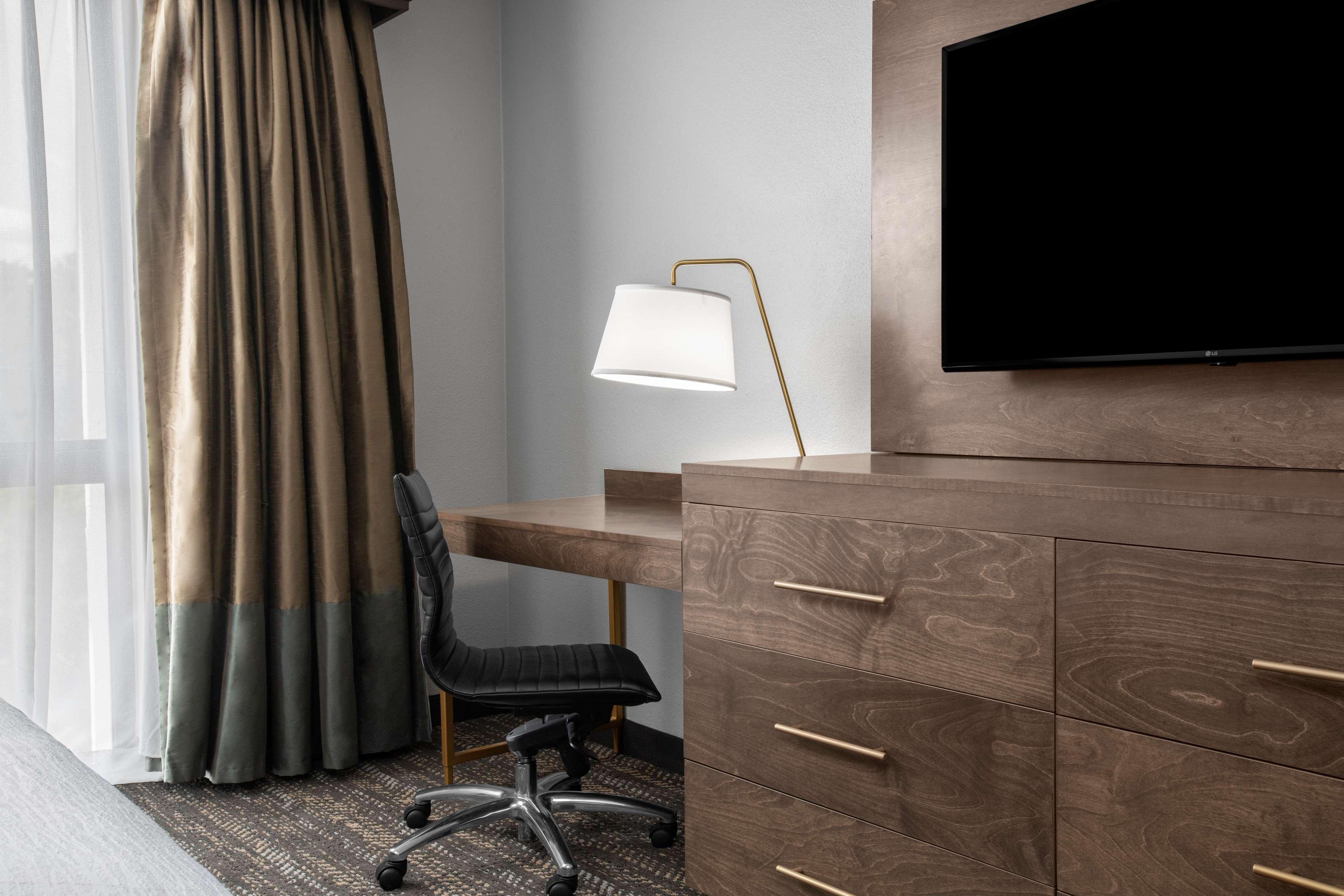 Embassy Suites By Hilton Nashville Airport Екстериор снимка