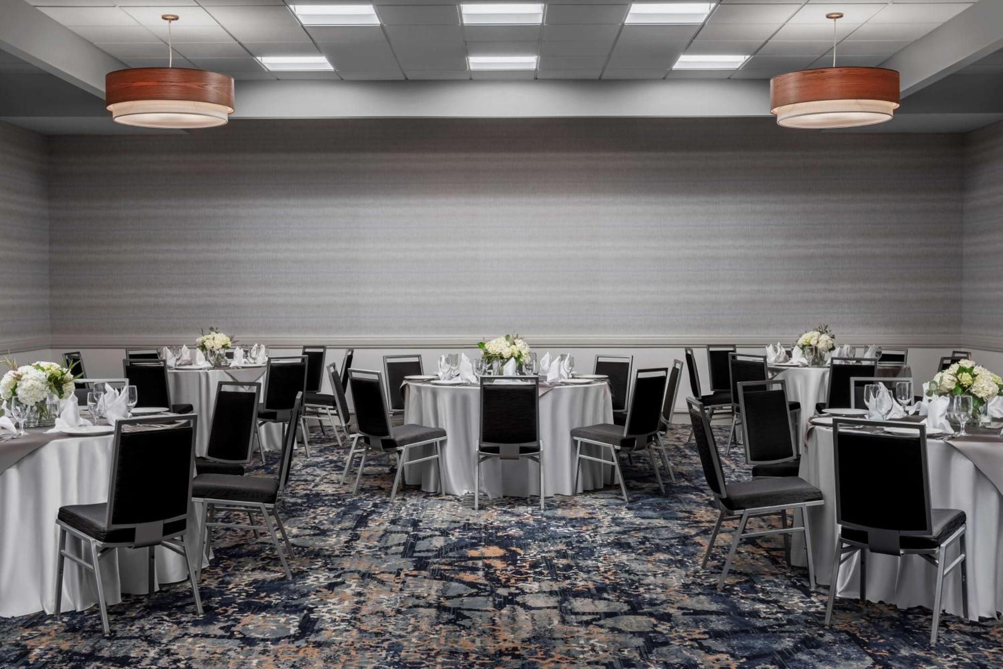 Embassy Suites By Hilton Nashville Airport Екстериор снимка