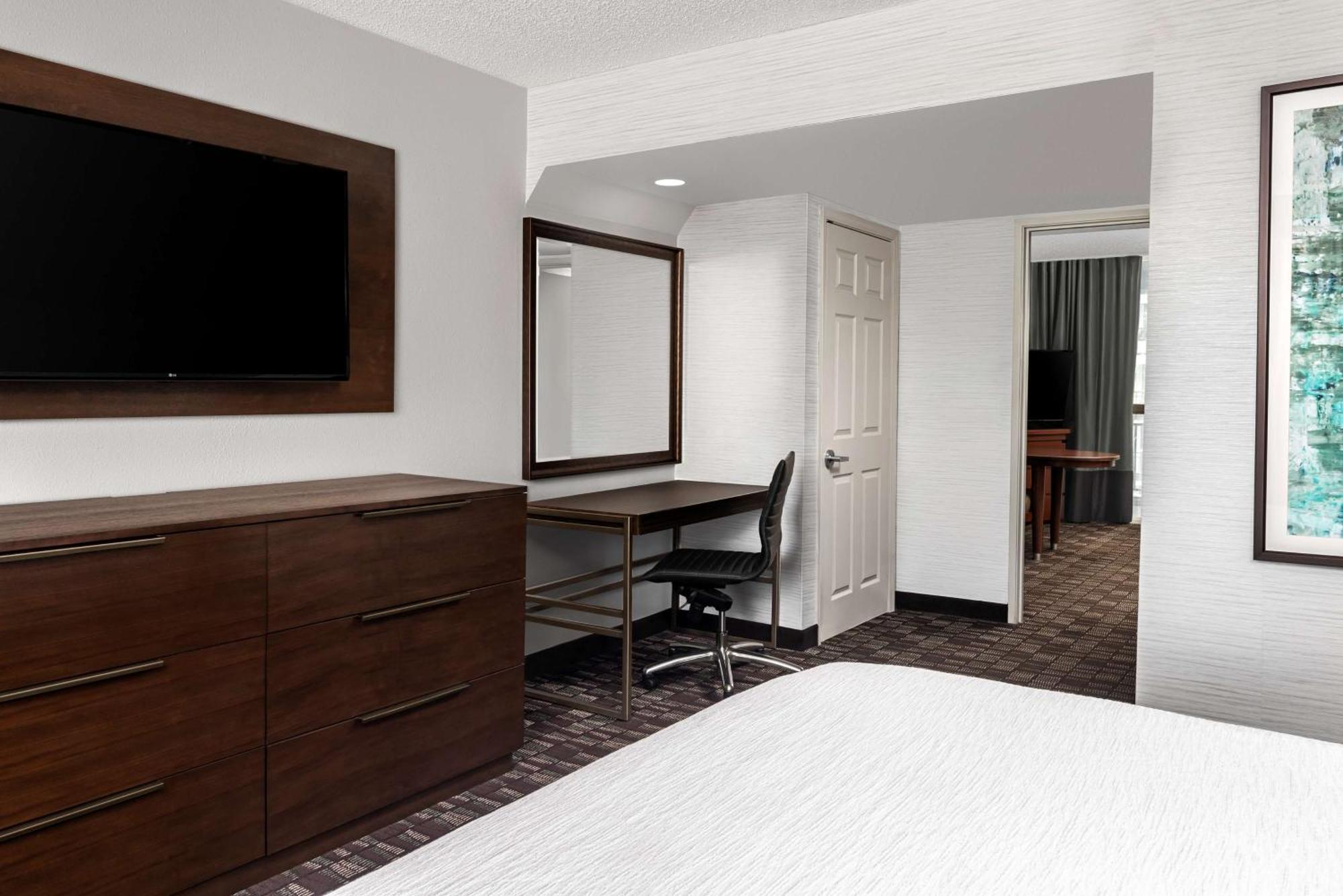 Embassy Suites By Hilton Nashville Airport Екстериор снимка