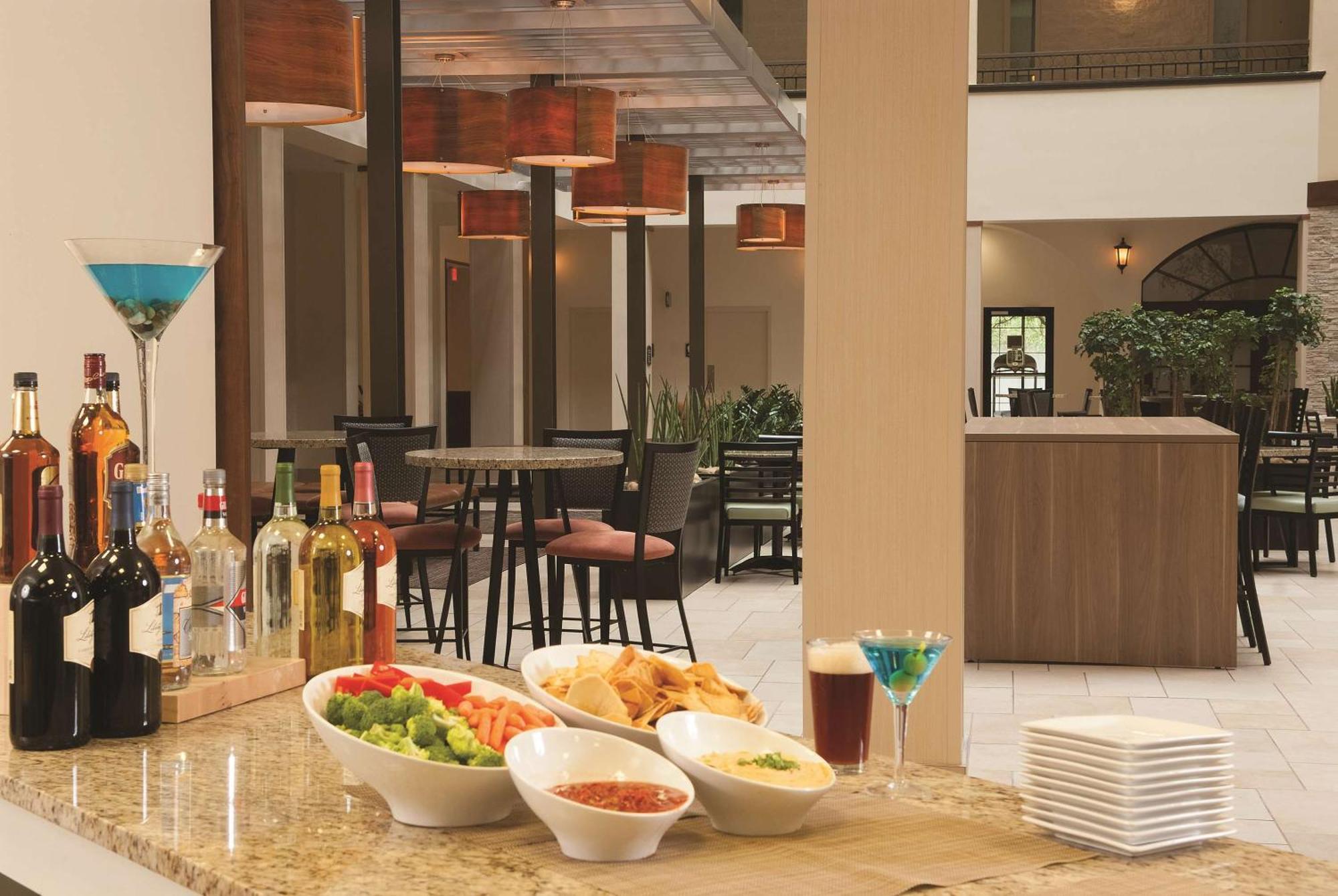 Embassy Suites By Hilton Nashville Airport Екстериор снимка